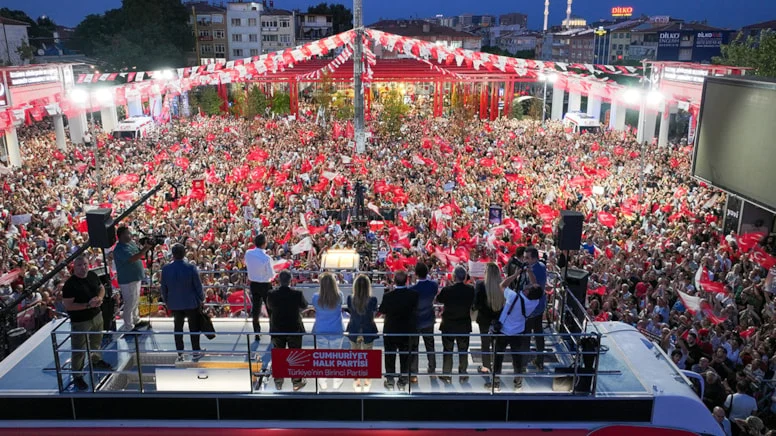 CHP'nin Bakırköy mitingine giden TİP'lilere gözaltı